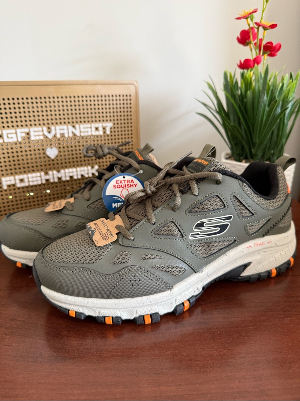 New Sketchers Trail Memory Foam Hillcrest Mens shoes size 9 Olive green